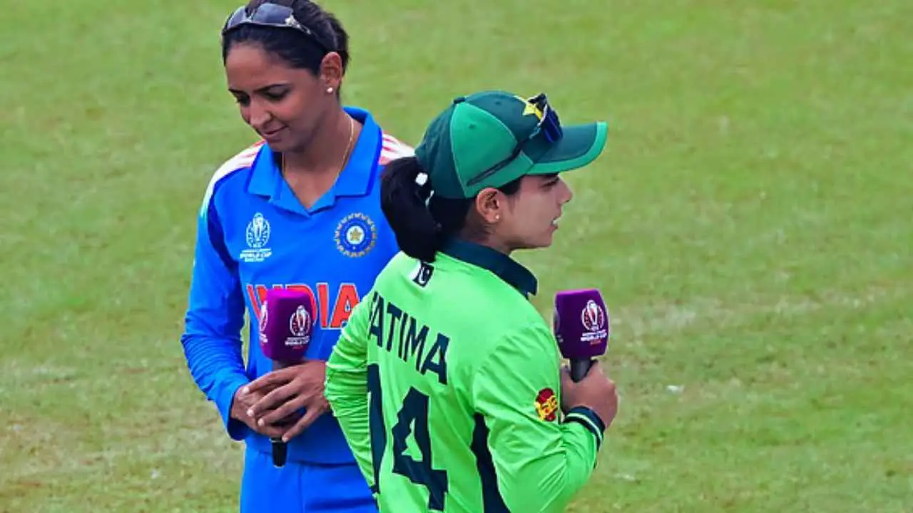 নারী বিশ্বকাপেও ভারত ও পাকিস্তানের অধিনায়করা হাত মেলাননি